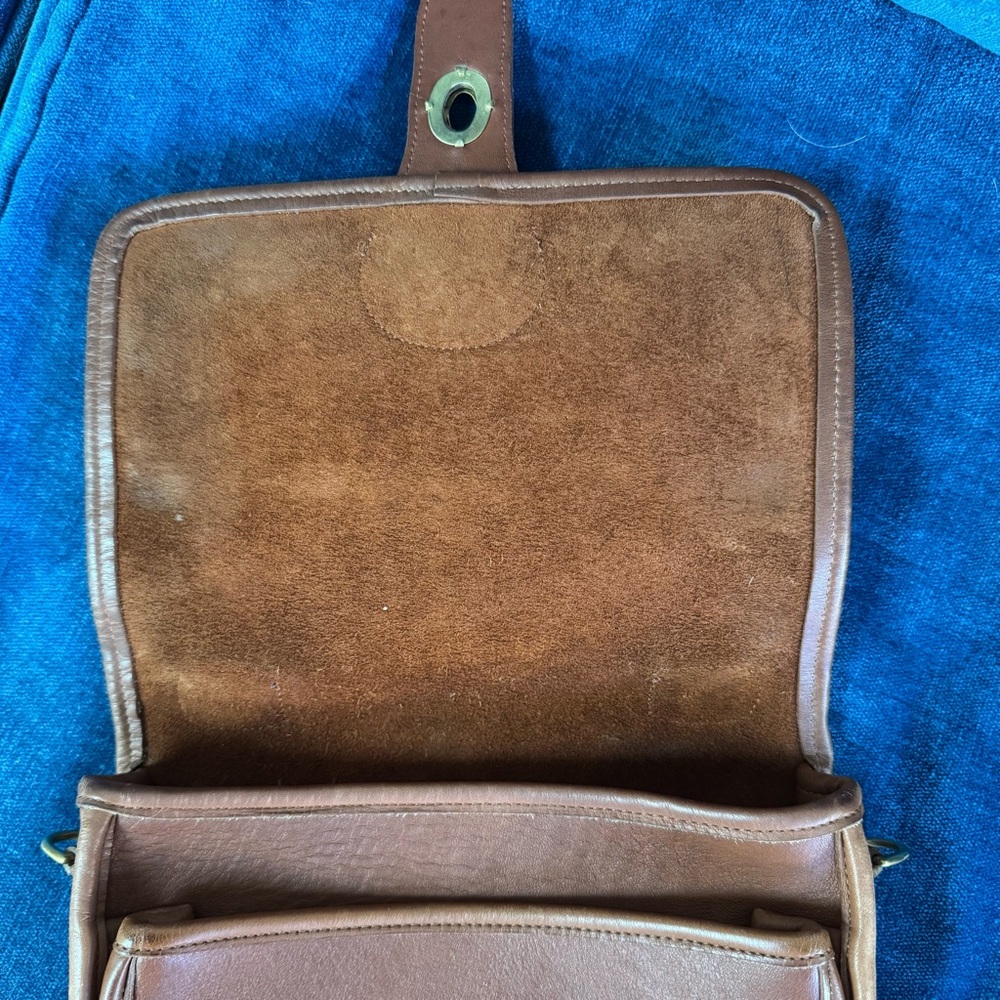 Coach Station Bag in British Tan, circa early 1990s. Style 5130 - Picture 10 of 11